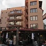 Hotel Friends Family 3*