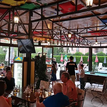 ホテル Friends Family