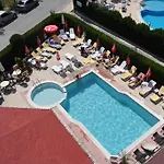 Friends Family Hotell 3*