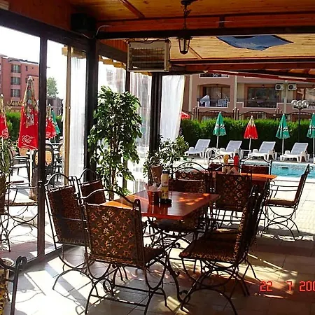 Friends Family Hotel 3*