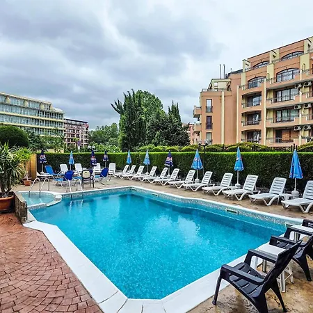 Friends Family Hotel 3*