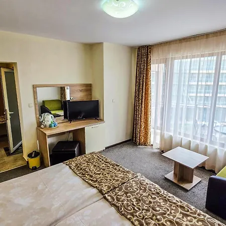 Friends Family Hotel 3*